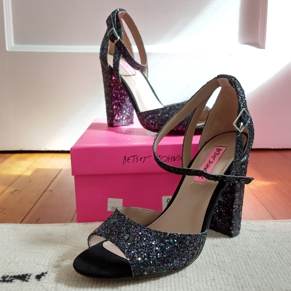 NEW w/box! Sparkly Betsey Johnson Glissten heels Black/Iridescent Glitter! Sz 8